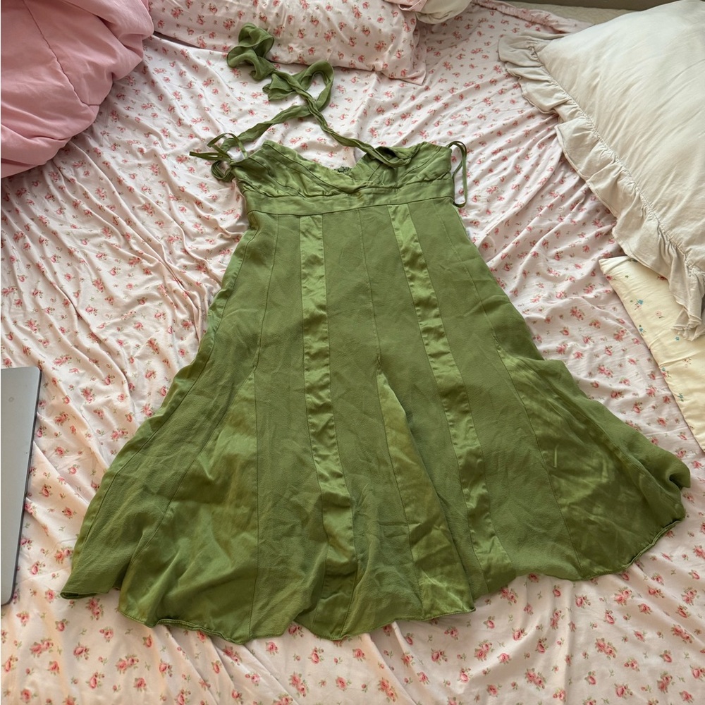 BCBGMaxArzia green ruffle flow dress tie